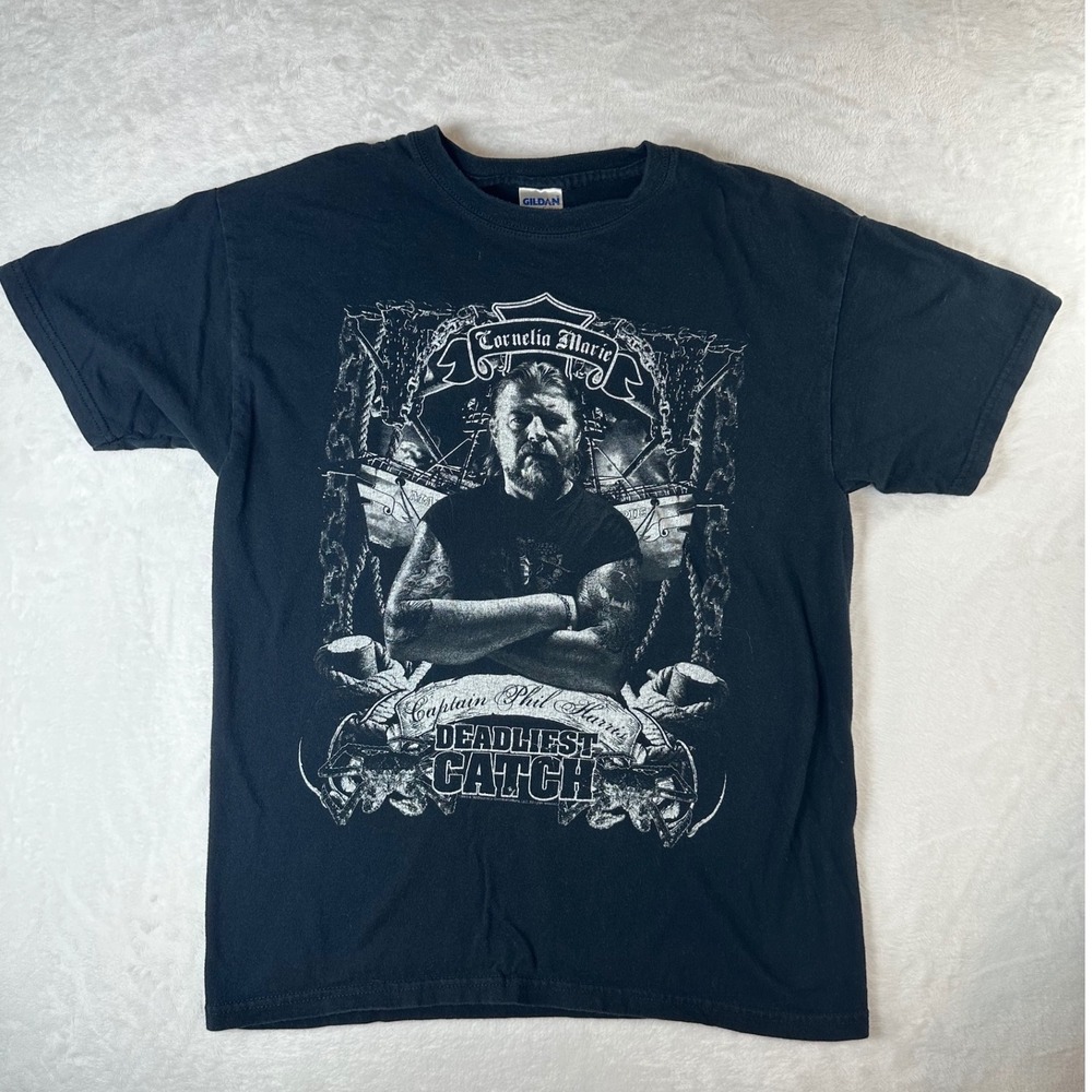 Gildan Deadliest Catch Captain Phil Harris Cornelia Marie Black T-Shirt Mens M